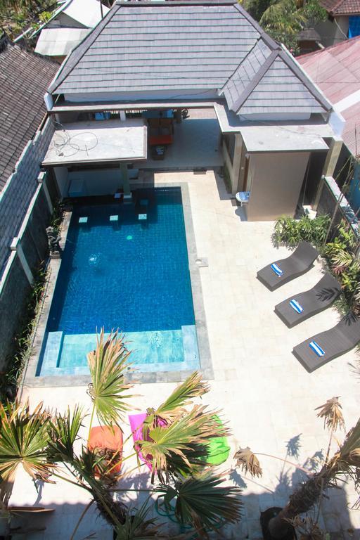 D'Camel Hotel Lembongan Exterior photo