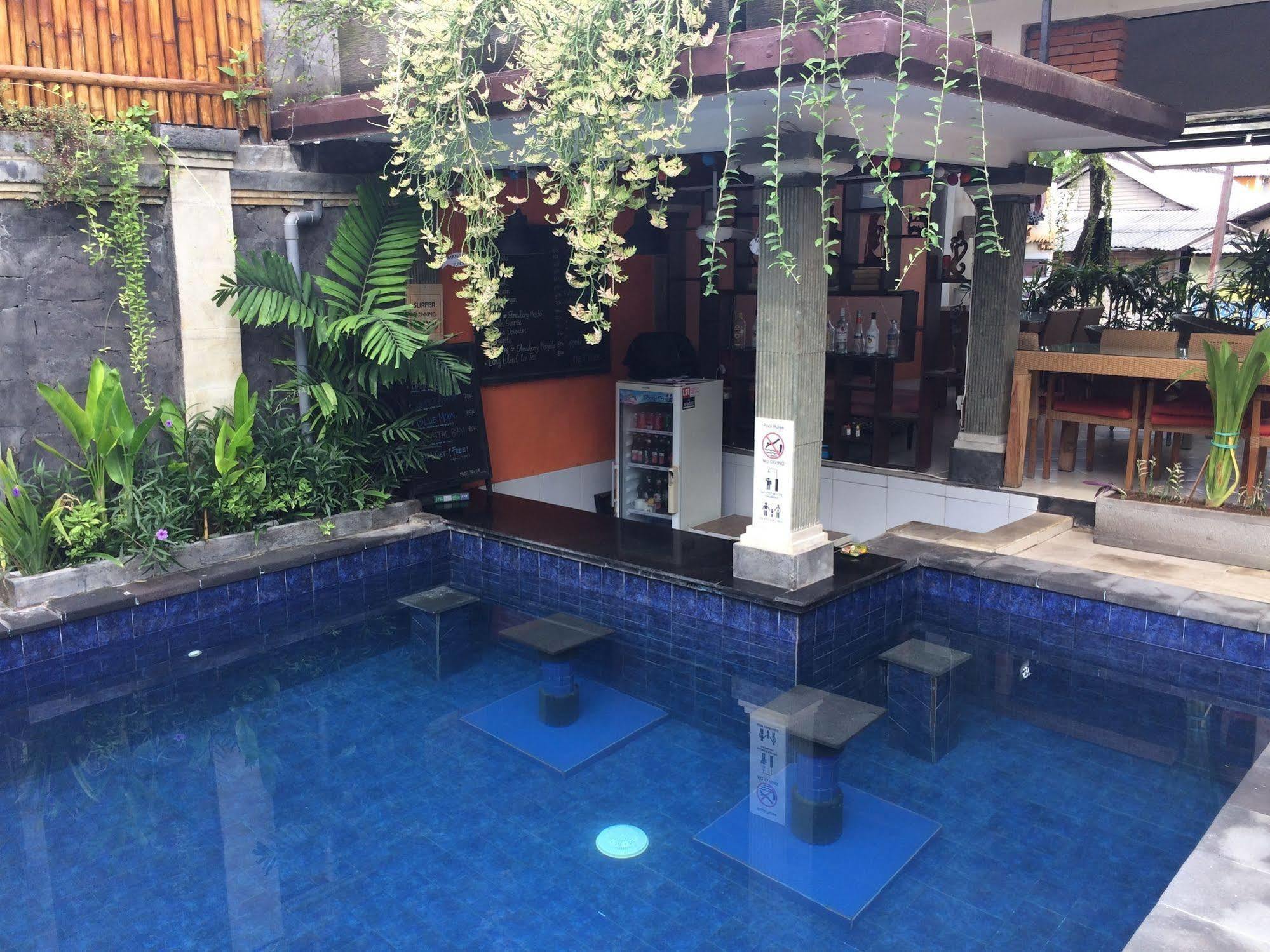 D'Camel Hotel Lembongan Exterior photo